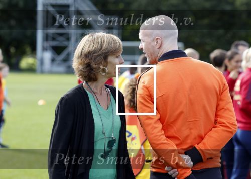 Amsterdam 21 september 2022
Koning Willem Alexander bezoekt sportdag van de Johan Cruyff foundation op de toekomst en in de Johan Cruyff Arena . Danny Cruyff Jordi Cruyff en zijn dochter Susila .