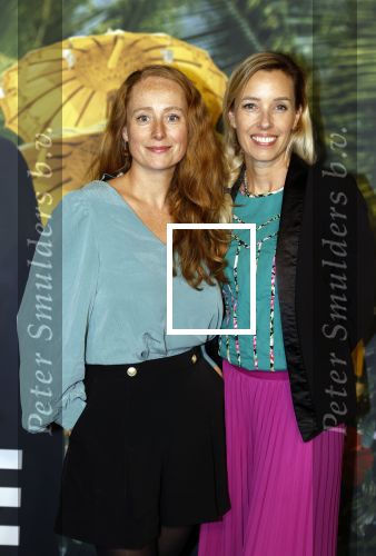 Amsterdam 25 september 2022
Premiere ticket to paradise in Tuschinski.
Sytske v d Ster (links) en Annemieke Delis (regisseur