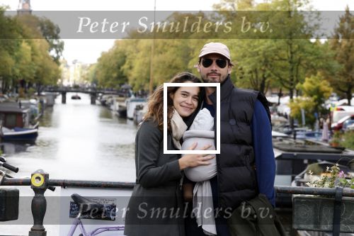 Amsterdam 1 oktober 2022
Thierry Baudet en zijn vrouw Davide Heijmans maken samen voor het eerst wandeling met hun zoontje die vorige week is geboren.