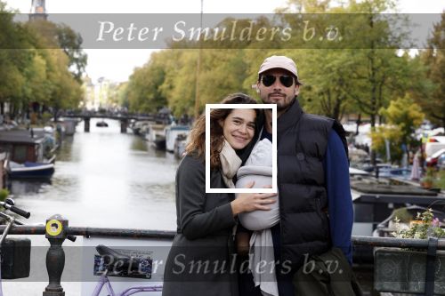 Amsterdam 1 oktober 2022
Thierry Baudet en zijn vrouw Davide Heijmans maken samen voor het eerst wandeling met hun zoontje die vorige week is geboren.