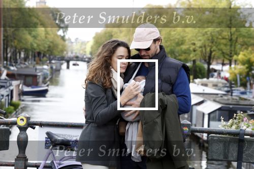 Amsterdam 1 oktober 2022
Thierry Baudet en zijn vrouw Davide Heijmans maken samen voor het eerst wandeling met hun zoontje die vorige week is geboren.