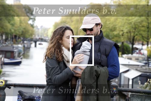 Amsterdam 1 oktober 2022
Thierry Baudet en zijn vrouw Davide Heijmans maken samen voor het eerst wandeling met hun zoontje die vorige week is geboren.