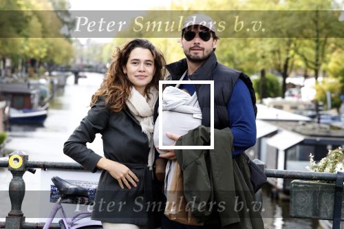Amsterdam 1 oktober 2022
Thierry Baudet en zijn vrouw Davide Heijmans maken samen voor het eerst wandeling met hun zoontje die vorige week is geboren.