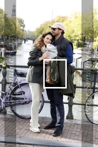 Amsterdam 1 oktober 2022
Thierry Baudet en zijn vrouw Davide Heijmans maken samen voor het eerst wandeling met hun zoontje die vorige week is geboren.