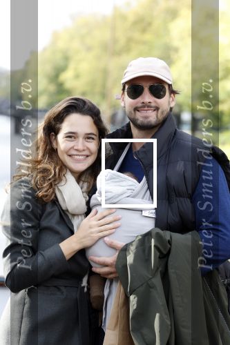 Amsterdam 1 oktober 2022
Thierry Baudet en zijn vrouw Davide Heijmans maken samen voor het eerst wandeling met hun zoontje die vorige week is geboren.