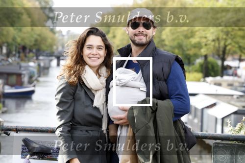 Amsterdam 1 oktober 2022
Thierry Baudet en zijn vrouw Davide Heijmans maken samen voor het eerst wandeling met hun zoontje die vorige week is geboren.