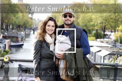 Amsterdam 1 oktober 2022
Thierry Baudet en zijn vrouw Davide Heijmans maken samen voor het eerst wandeling met hun zoontje die vorige week is geboren.