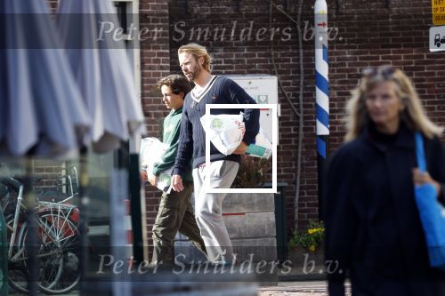 Zuiderwoude en Monnickendam 29 september 2022
Thijs Romer bij zijn huis en boodschappen doen met de zoon van zijn vrouw Igone de Jongh