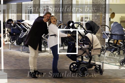 Lithoijen 11 oktober 2022
Thomas Berge en zijn zwangere vriendin Elianne Zweipfenning shoppen babyspulletjes in babywinkel Kindercompagnie.
