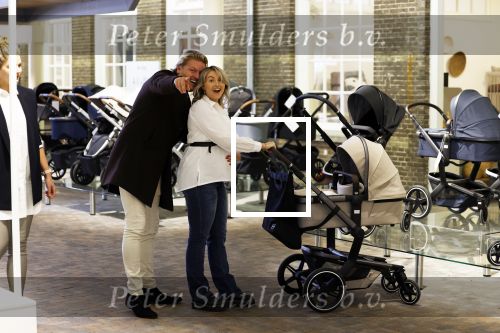 Lithoijen 11 oktober 2022
Thomas Berge en zijn zwangere vriendin Elianne Zweipfenning shoppen babyspulletjes in babywinkel Kindercompagnie.