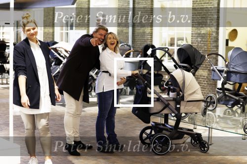 Lithoijen 11 oktober 2022
Thomas Berge en zijn zwangere vriendin Elianne Zweipfenning shoppen babyspulletjes in babywinkel Kindercompagnie.