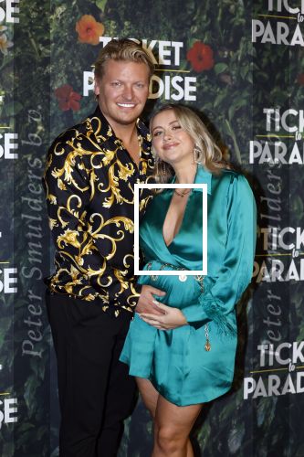 Amsterdam 25 september 2022
Premiere ticket to paradise.
Thomas Berge met zijn zwangere vriendin Elianne