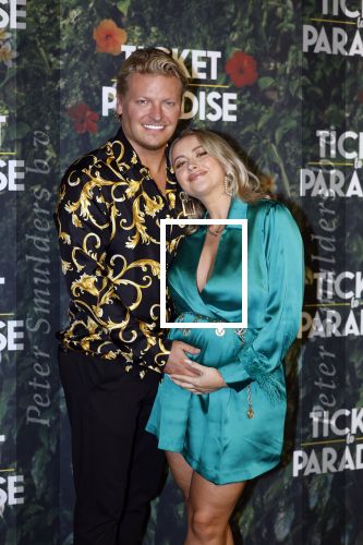 Amsterdam 25 september 2022
Premiere ticket to paradise.
Thomas Berge met zijn zwangere vriendin Elianne