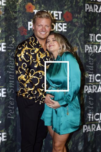 Amsterdam 25 september 2022
Premiere ticket to paradise.
Thomas Berge met zijn zwangere vriendin Elianne