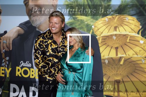 Amsterdam 25 september 2022
Premiere ticket to paradise.
Thomas Berge met zijn zwangere vriendin Elianne