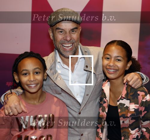 Amsterdam 30 september 2022
Premiere Misfit in Pathe arena.
De cast bestond oa uit Bettina Holwerda, Timor Steffens Senna Ramos Duncan Tromp Stefania Nienke v Dijk Anique Dreamon Kes v d Broek Ricky Naingolan Roosmarijn Wind Felice Poppeliers en Kimberley Agyarko . Tjeerd Oosterhuis met dochters