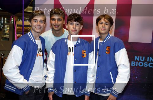 Amsterdam 30 september 2022
Premiere Misfit in Pathe arena.
De cast bestond oa uit Bettina Holwerda, Timor Steffens Senna Ramos Duncan Tromp Stefania Nienke v Dijk Anique Dreamon Kes v d Broek Ricky Naingolan Roosmarijn Wind Felice Poppeliers en Kimberley Agyarko . Vijftal