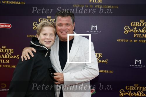 Amsterdam 2 oktober 2022
Premiere de grote sinterklaasfilm gespuis in de speelgoedkluis in Tuschinski. 
Wolter Kroes met zoon