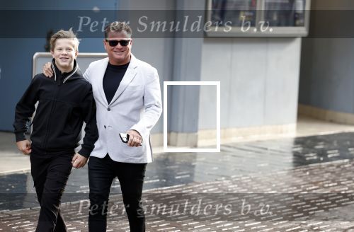 Amsterdam 2 oktober 2022
Premiere de grote sinterklaasfilm gespuis in de speelgoedkluis in Tuschinski. 
Wolter Kroes met zoon