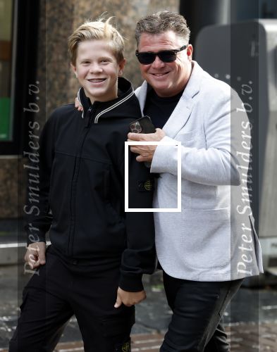 Amsterdam 2 oktober 2022
Premiere de grote sinterklaasfilm gespuis in de speelgoedkluis in Tuschinski. 
Wolter Kroes met zoon