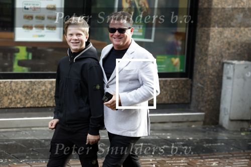 Amsterdam 2 oktober 2022
Premiere de grote sinterklaasfilm gespuis in de speelgoedkluis in Tuschinski. 
Wolter Kroes met zoon