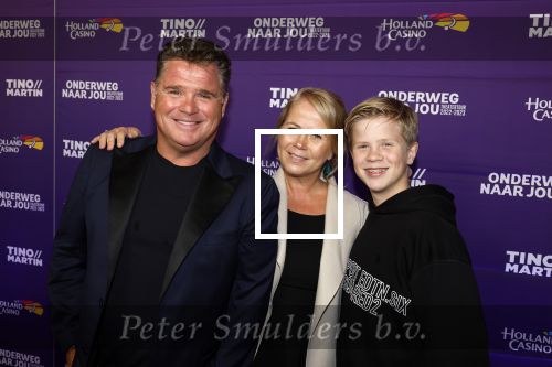 Amstelveen 26 september 2022
Premiere theatershow Tino Martin in de schouwburg van Amstelveen . Wolter Kroes kwam met zijn vrouw Tess en zoon