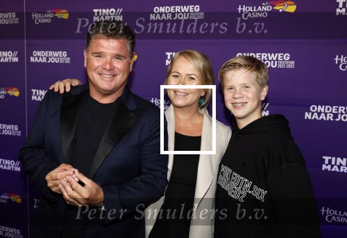 Amstelveen 26 september 2022
Premiere theatershow Tino Martin in de schouwburg van Amstelveen . Wolter Kroes kwam met zijn vrouw Tess en zoon