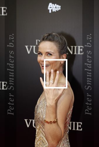 Amsterdam 11 september 2023
Premiere de Vuurlinie in Thuschinski Amsterdam . Angela Schijf draagt sieranden van Prinses Margarita