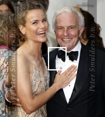 Amsterdam 11 september 2023
Premiere de Vuurlinie in Thuschinski Amsterdam . Angela Schijf draagt sieranden van Prinses Margarita.
Angela Schijf en Huub Stapel