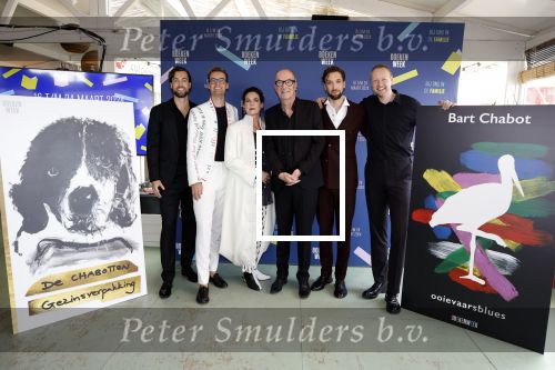Scheveningen 26 september 2023
de familie Chabot , Bart Chabot Yolanda Chabot  Splinter Chabot  Maurits  Chabot Sebastiaan  Chabot en Storm Chabot bij presentatie boekenweek geschenk wat ze als familie hebben geschreven.