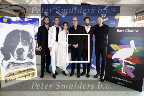 Scheveningen 26 september 2023
de familie Chabot , Bart Chabot Yolanda Chabot  Splinter Chabot  Maurits  Chabot Sebastiaan  Chabot en Storm Chabot bij presentatie boekenweek geschenk wat ze als familie hebben geschreven.