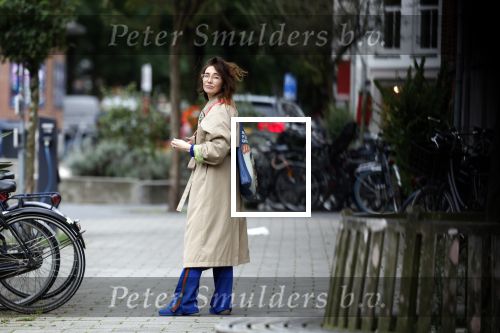 Amsterdam 20 september 2023
Carice v Houten op straat in Amsterdam zuid.