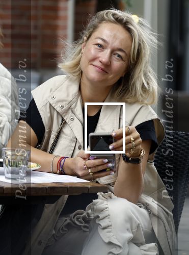 Amsterdam 18 september 2023
Carolien Spoor op terras bij v Dam .