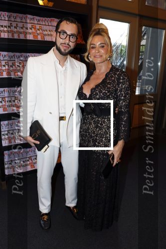 Amsterdam 31 augustus 2023
Premiere het grootste zwanenmeer ter wereld in Carre.
Connie Witteman met haar schoonzoon