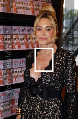 Amsterdam 31 augustus 2023
Premiere het grootste zwanenmeer ter wereld in Carre.
Connie Witteman met haar schoonzoon