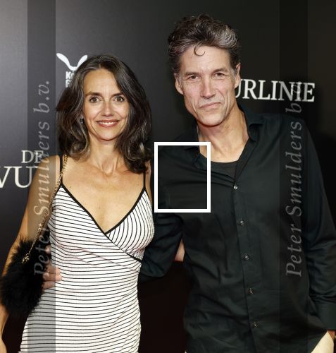 Amsterdam 11 september 2023
Premiere de Vuurlinie in Thuschinski Amsterdam . Daniel Boissevain en partner Vanessa Henneman