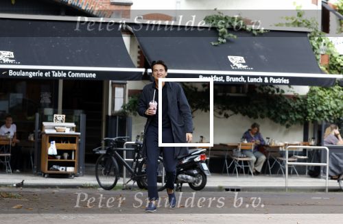 Amsterdam 25 augustus 2023
Danilo Kuiters drinkt sapje op de cornelis schuytstraat.