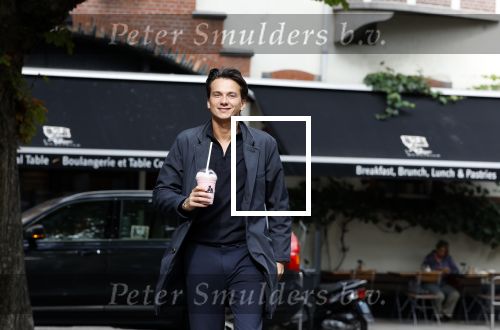 Amsterdam 25 augustus 2023
Danilo Kuiters drinkt sapje op de cornelis schuytstraat.