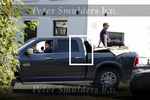 Abcoude 16 september 2023
Douwe Bob zijn vriendin met zoontje gaan verhuizen naar Abcoude . Ze hebben een huis gekocht aan het Gein .