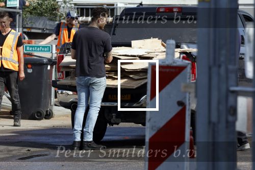 Abcoude 16 september 2023
Douwe Bob zijn vriendin met zoontje gaan verhuizen naar Abcoude . Ze hebben een huis gekocht aan het Gein .
