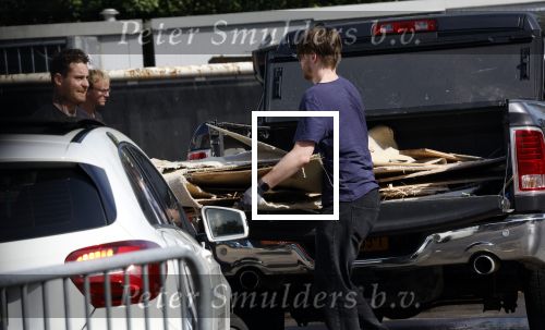 Abcoude 16 september 2023
Douwe Bob zijn vriendin met zoontje gaan verhuizen naar Abcoude . Ze hebben een huis gekocht aan het Gein .