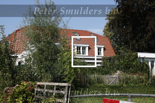 Abcoude 15  september 2023
Er worden bloemen bezorg bij het bhuis van Eva Jinek.