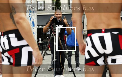 Amsterdam 2 september 2023
Everon Jackson Hooi heeft fotoshoot met zijn ondergoed merk Iamtoro op Leidseplein in het centrum van Amsterdam.