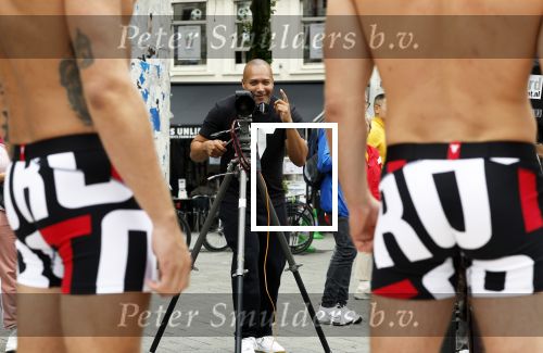 Amsterdam 2 september 2023
Everon Jackson Hooi heeft fotoshoot met zijn ondergoed merk Iamtoro op Leidseplein in het centrum van Amsterdam.