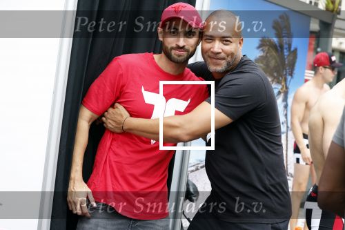 Amsterdam 2 september 2023
Everon Jackson Hooi heeft fotoshoot met zijn ondergoed merk Iamtoro op Leidseplein in het centrum van Amsterdam. Everon met zijn partner Jozua