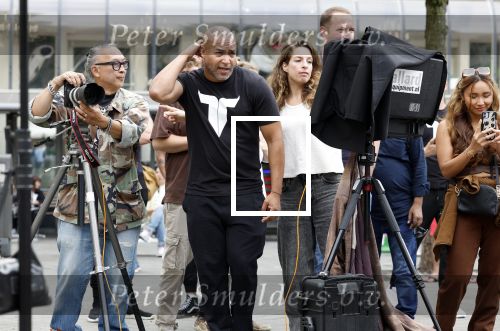 Amsterdam 2 september 2023
Everon Jackson Hooi heeft fotoshoot met zijn ondergoed merk Iamtoro op Leidseplein in het centrum van Amsterdam.