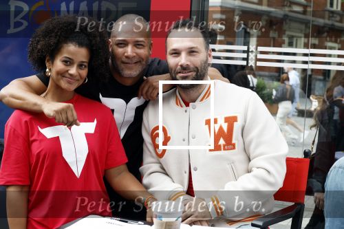 Amsterdam 2 september 2023
Everon Jackson Hooi heeft fotoshoot met zijn ondergoed merk Iamtoro op Leidseplein in het centrum van Amsterdam. Stephanie v eer