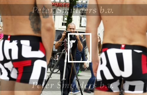 Amsterdam 2 september 2023
Everon Jackson Hooi heeft fotoshoot met zijn ondergoed merk Iamtoro op Leidseplein in het centrum van Amsterdam.