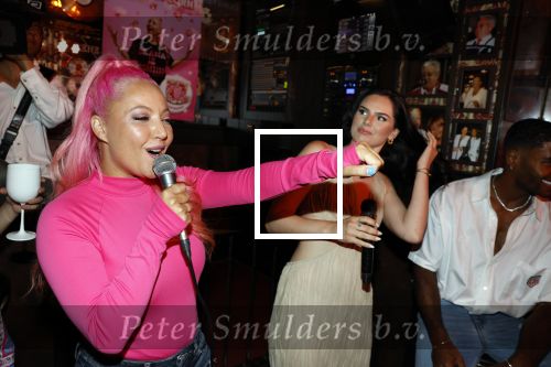 Amsterdam 7 september 2023
Presentatie cd en popcorn van Djamilia Celina en Famke Louise bij cafe Bolle Jan