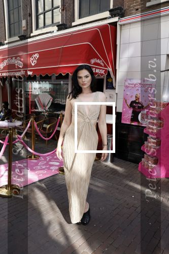 Amsterdam 7 september 2023
Presentatie cd en popcorn van Djamilia Celina en Famke Louise bij cafe Bolle Jan